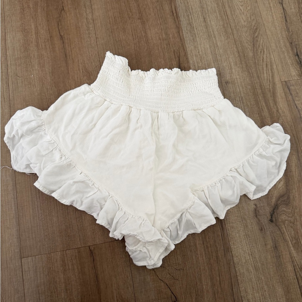 White Ruffled Shorts - Picture 2 of 3